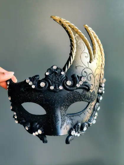 Máscara de la Peste Cisne Negra y Dorada