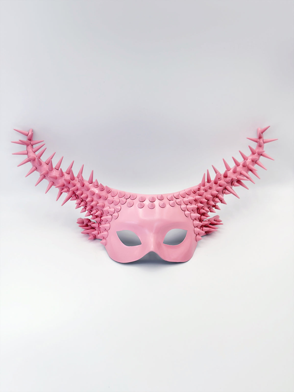 Máscara con Cuernos y Púas Rosa, foto 1 de 3