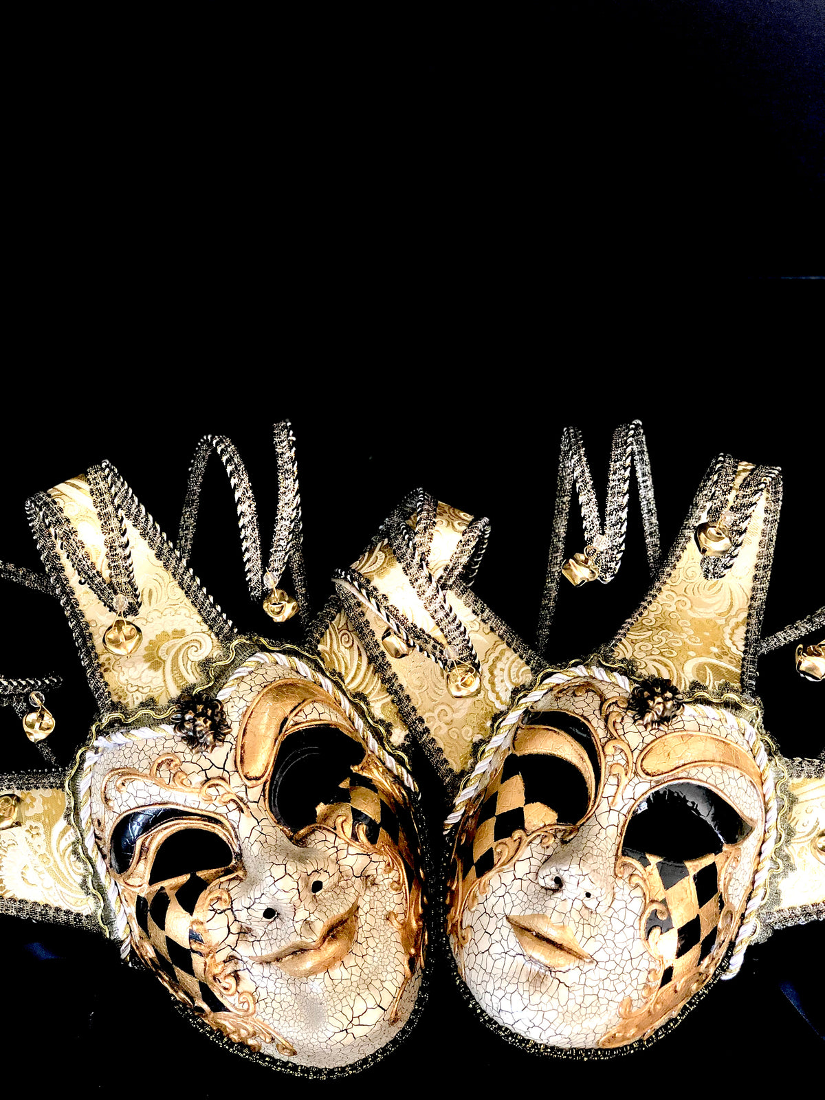 Par de Máscaras Venecianas de Bufón Dorado y Marfil, foto 2 de 5