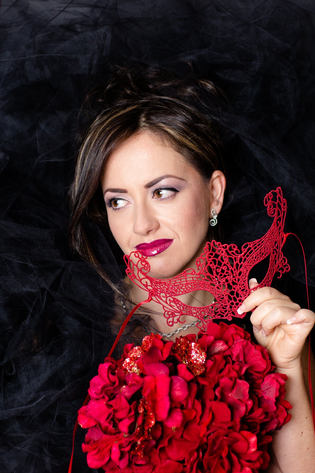 Máscara de Zorro de Encaje Roja, foto 2 de 5